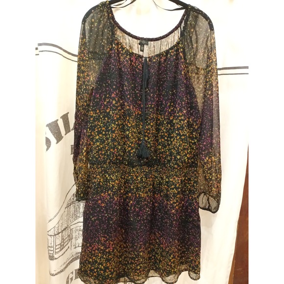 Jessica Simpson Tops - Jessica Simpson Tunic size‎ Large sheer lined bodice